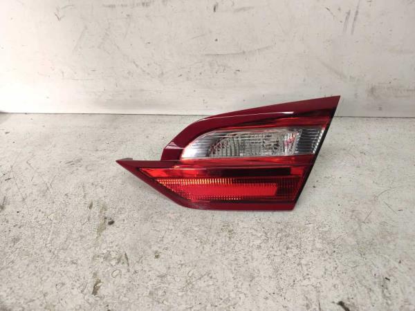 FEU ARRIERE DROIT FORD - Vue 1